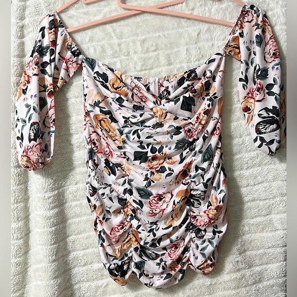 Dresses & Skirts - Woman XL flowers dress